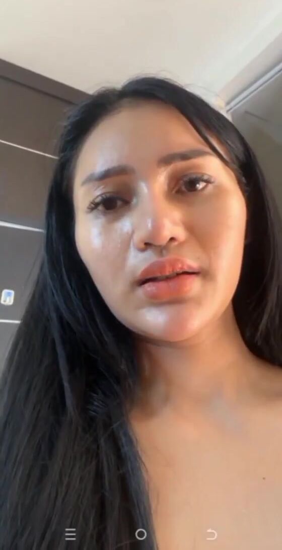 Gái xinh vú to lồn múp khoe hàng trên live phần 1